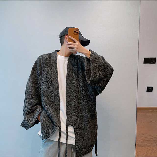 Man wearing loose-fit grey cardigan jacket with haori style sleeves | Eiyo KImono