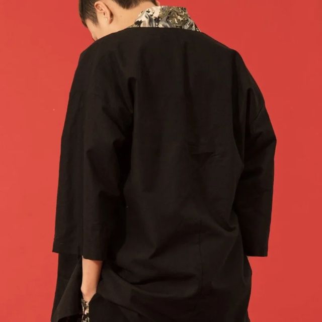 Black kimono cardigan robe with patterned inner trim and relaxed open-front fit - Eiyo Kimono