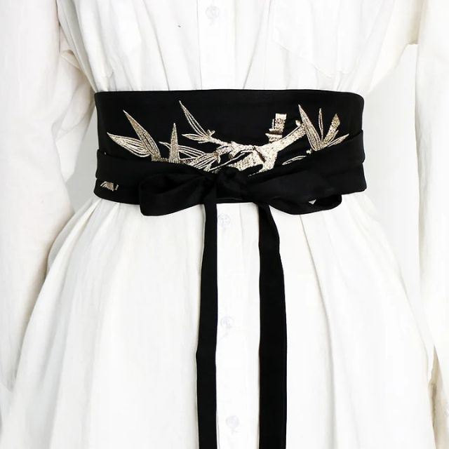 Black kimono sash belt with bamboo pattern tied around waist - Eiyo Kimono