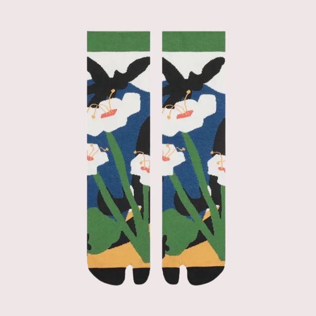 Streetwear outfit paired with bold patterned Tabi Socks | Eiyo Kimono
